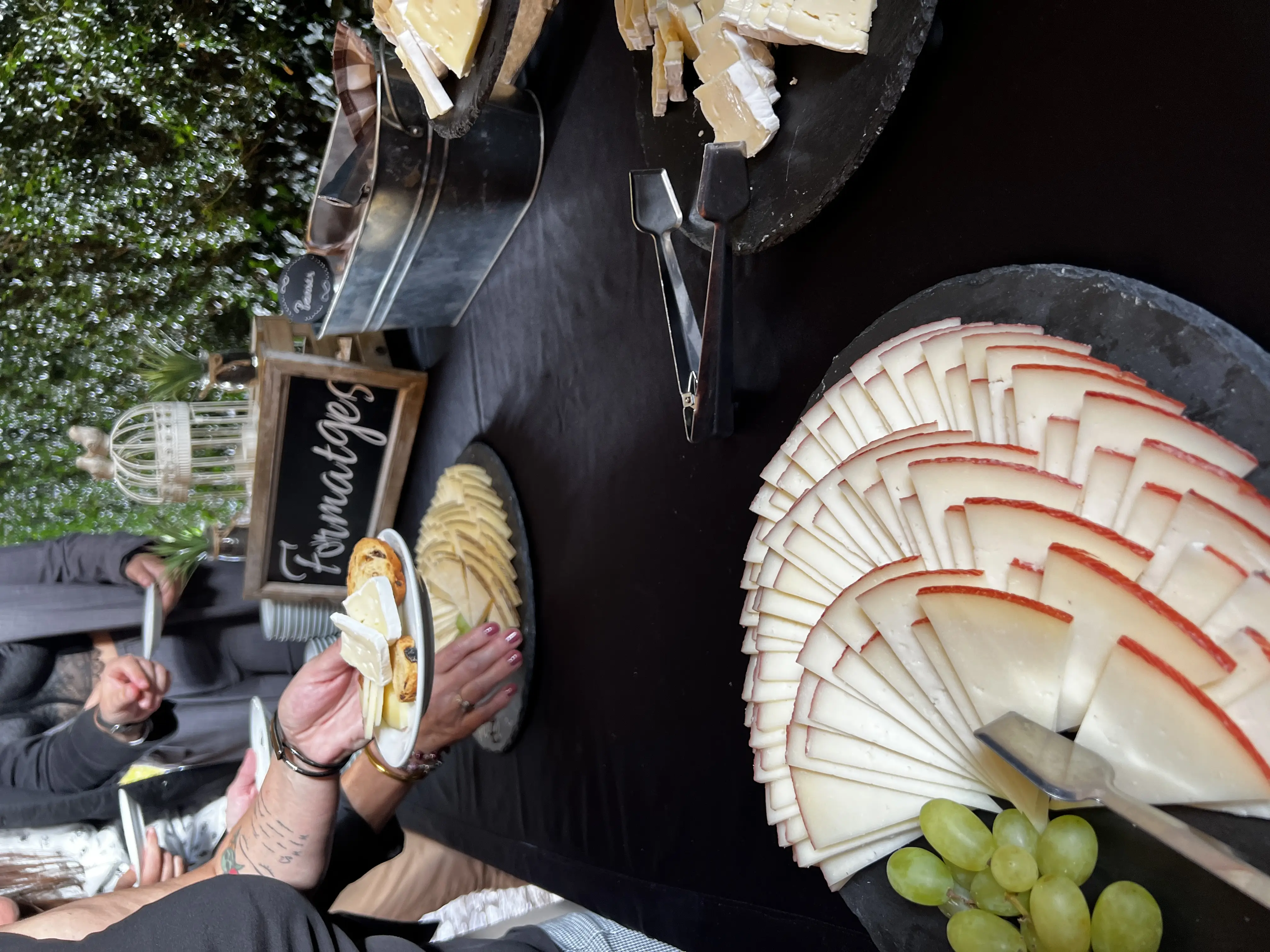 Cena o cóctel con ambientación elegante